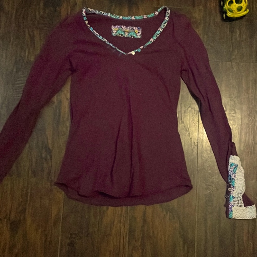 Long sleeve shirts size S